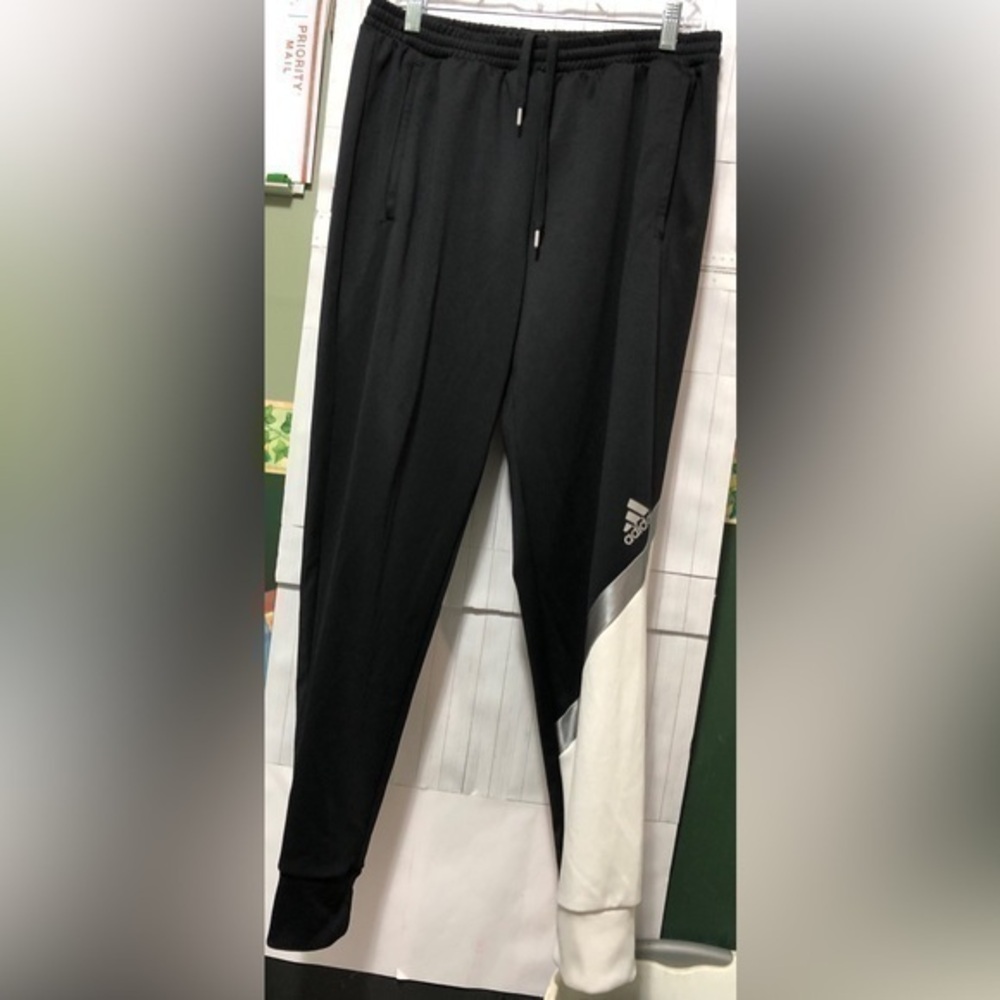🦜Adidas Tri Color Tapered Training Pants